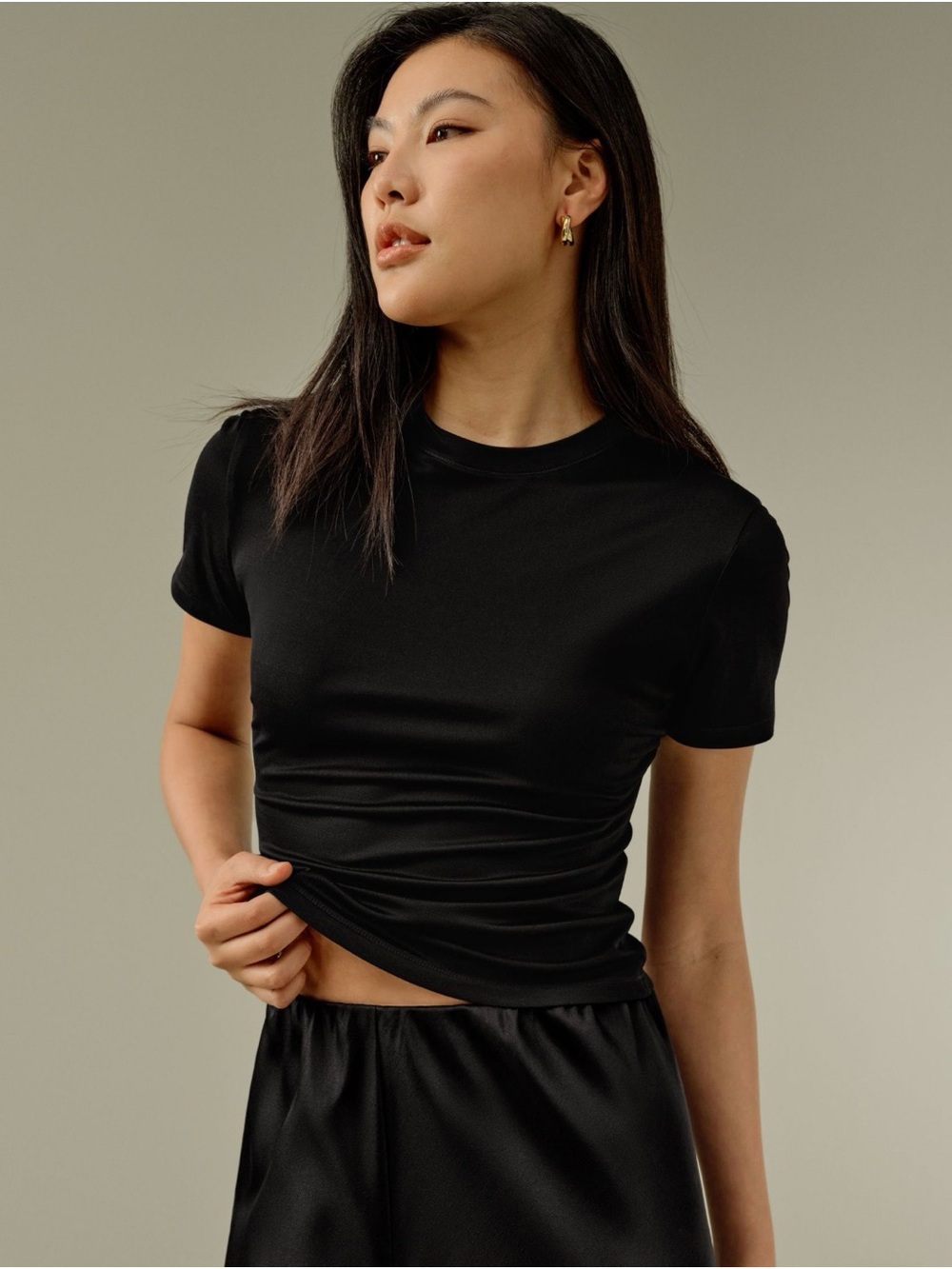 LilySilk Slim Fitted Silk Jersey Tee in Black SZ M - Picture 4 of 9
